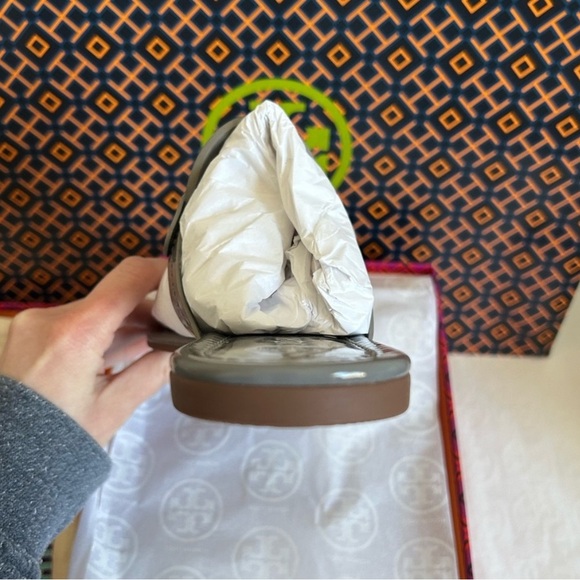 Tory Burch Miller Patent Leather Sandal Size 7 Malta Gray - Picture 7 of 12